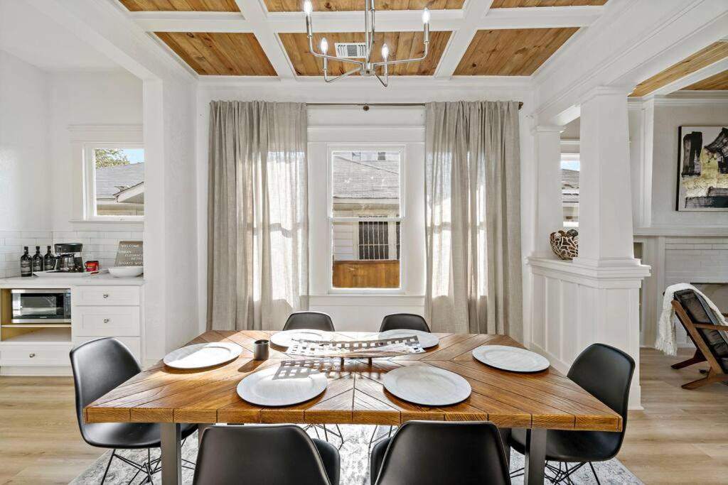 Urban Elegance Retreat Villa San Antonio Ngoại thất bức ảnh