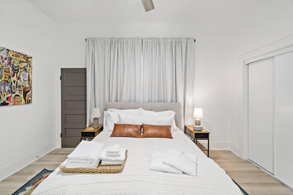 Urban Elegance Retreat Villa San Antonio Ngoại thất bức ảnh